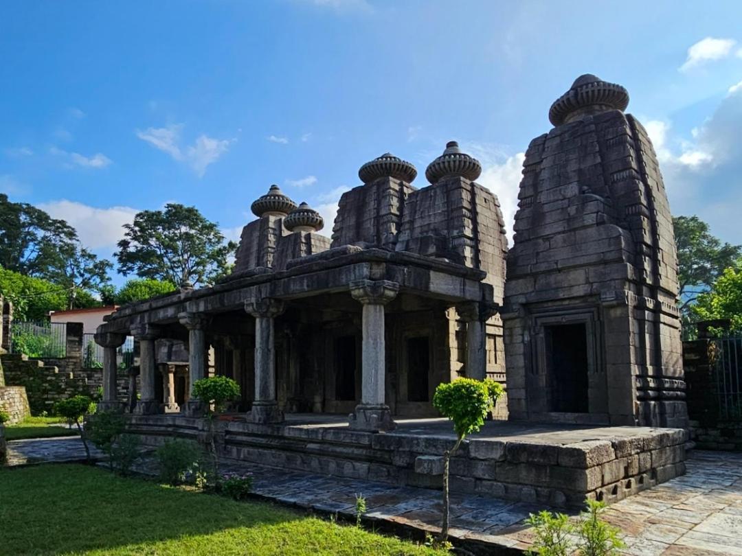 Katyuri Kings Divine Stay- Babaji'S Cave Dwarahat Экстерьер фото
